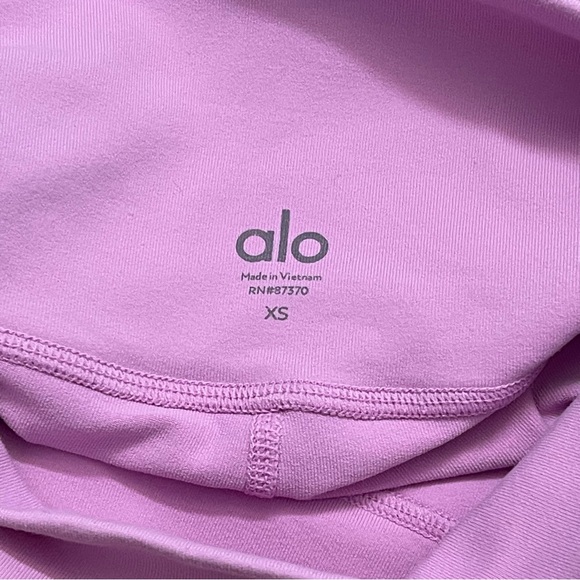 Alo High Waist Biker Shorts Lilac Airbrush Size XS - Picture 4 of 4